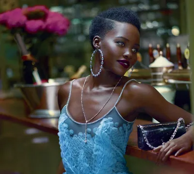 Обои Lupita Nyong'o Dress Ultra HD для рабочего стола для телевизора 4K UHD: мультидисплей, двойной монитор: планшет: смартфон