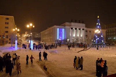 Монумент основателям города Магадана, жанровая скульптура, Магадан,  микрорайон Нагаево — Яндекс Карты