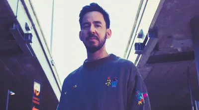 Ростовая фигура Майк Шинода (Mike Shinoda) 526х1800 мм - купить по выгодной  цене | Магазин шаблонов Принт100