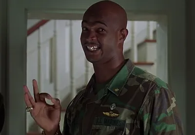 Майор Пэйн (1995) - Major Payne - кадры из фильма - голливудские фильмы -  Кино-Театр.Ру