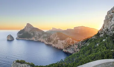 Mallorca, Spain: 5 ESSENTIAL Things To See And Do - YouTube