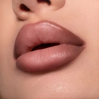 Nice lips colour 👄 | Идеи макияжа, Гладкие губы, Макияж губ