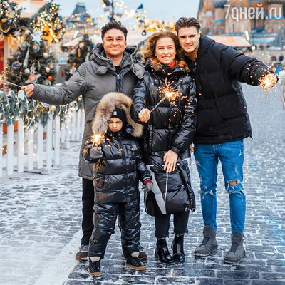 Максим Лагашкин и Екатерина Стулова: Новый год мы всегда отмечаем всей  семьей | Журнал «Теленеделя»