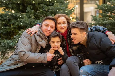Максим Лагашкин признался, что запрещает сыну сниматься в кино, чтобы не  допустить трагедии - Газета.Ru | Новости