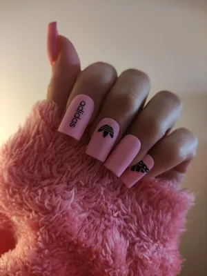 4,189 Me gusta, 28 comentarios - Nails by Andy (@) en  Instagram: "Adidas Nails 💅🏻💅🏻 Usin… | Rose gold nails acrylic, Adidas  nails, Fancy nails