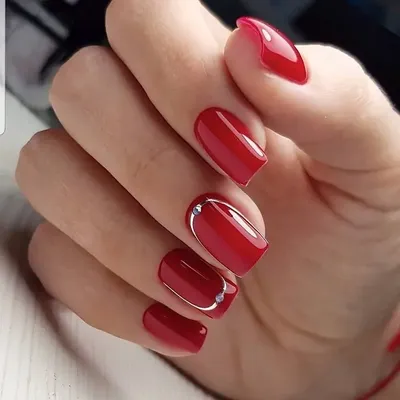 Красный маникюр 2024: тренды и новинки дизайна | Nail art designs, Red  acrylic nails, Winter nails