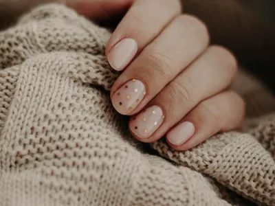 Мода на короткие ногти: 45 примеров модного маникюра зимы 2021 года |  Mixnews