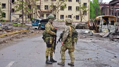 Не хотят смотреть, во что превратился город". Мариуполь глазами очевидца