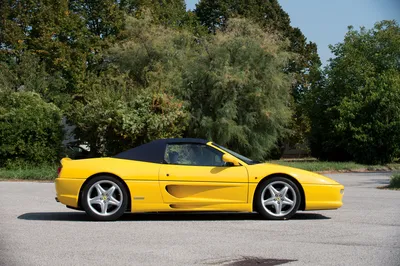 Обои для рабочего стола машины Ferrari 1995-99 F355 Spider 2560x1703