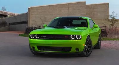 Купить постер "Черная матовая модель автомобиля Dodge Challenger Hellcat" с  доставкой недорого | Интернет-магазин "АртПостер"