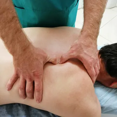 Массаж при остеохондрозе позвоночника | Лечебный массаж спины