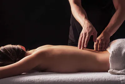 Как делать лечебный массаж спины при болях в пояснице