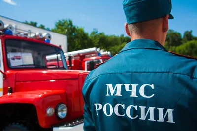 МЧС России отправило в ДНР и ЛНР необходимую пожарную технику и снаряжение  - РИА Новости, 