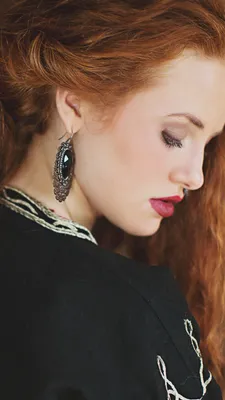 Madelaine Petsch Shein Fall Collection iPhone 11 Обои Скачать бесплатно