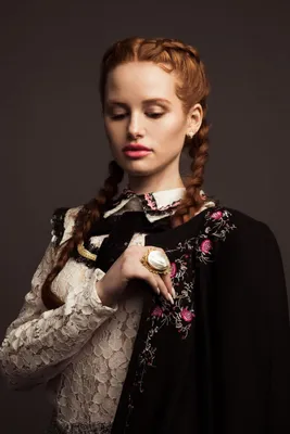 Madelaine Petsch Shein осень 2019 iPhone 8 Обои Скачать бесплатно