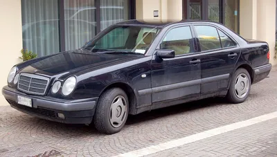 Mercedes-Benz W210 (E-Class) | The Mercedes-Benz W210 is a m… | Flickr