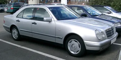 Mercedes W210 1999-cu il 2000model, 2,7 CDI dizel. Probeq: .  Otracaqların qızdırılması, qatlanan güzügüler, lyuk var. Vuruq, udar… |  Instagram