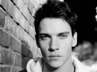 Fonds d'écran Jonathan Rhys Meyers: все обои Джонатана ... | Джонатан Риз Майерс, Драки знаменитостей, Красивые мужчины