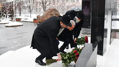 День памяти жертв Холокоста: Холокосту подверглись свыше 6 млн евреев «  Новости | Мобильная версия | Цензор.НЕТ