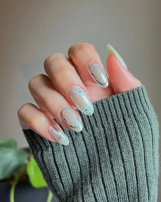 Мятный маникюр 2024 (95 фото) - модные тенденции в дизайне ногтей в мятном  цвете на короткие и длинные ногти, квадрат и миндаль
