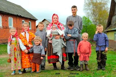 Пластиковая карта упростит жизнь многодетным семьям Хабаровского края