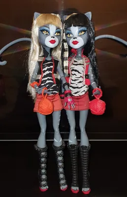Набор кукол Мяулодия и Пурсефона серия Зомби Шейк купить. Цена и описание  куклы Пурсефона и Мяулодия Зомби Шейк на сайте Куколки
