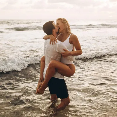 закат #пара #любовь #море #пляж #lovestory #love #beach #sunset #couple |  Закаты, Пара, Пляж