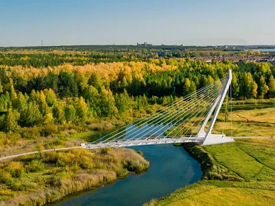 Подвесной пешеходный мост через реку Урал
