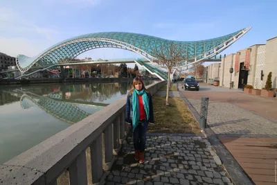 Мост Мира, Тбилиси, Грузия. История, достопримечательности, отели рядом,  фото, видео, отзывы, как добраться – Туристер.Ру