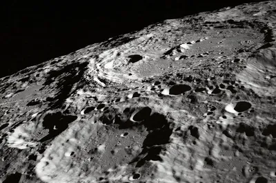 Первая научно-исследовательская база на Луне