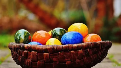 Пасхальные яйца как планета «Земля» - как покрасить яйца на Пасху красиво и  необычно - пошаговый рецепт с фото на Готовим дома