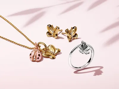Фантазии на тему: самые роскошные украшения с розовыми и голубыми  бриллиантами | MARIECLAIRE