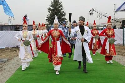 На ВДНХ - национальные костюмы и традиции!» — создано в Шедевруме