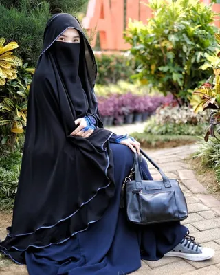 Pin by Alexa June on Elegant | Gaya hijab, Gaya, Wanita