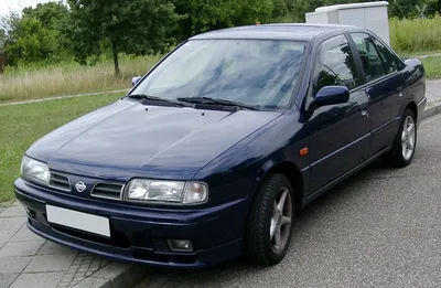 Nissan primera hi-res stock photography and images - Alamy