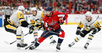 НХЛ возвращается! Первую шайбу сезона забросил россиянин Никита Кучеров
