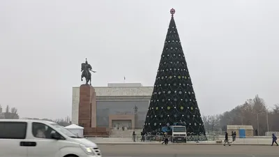 Купить Новогодняя елка в колбе на батарейках, украшение шар (ФОТО), цена  550 грн —  (ID#1524332056)