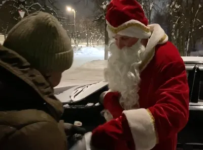 Новогодние подарки — Помощь бездомным людям