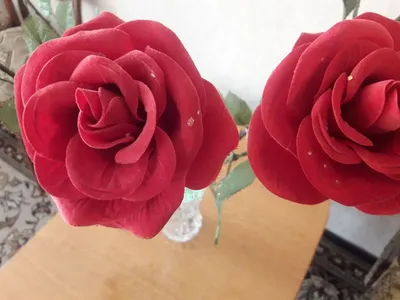 Розы алые с крупным бутоном - 59р, очень красивые в СПб