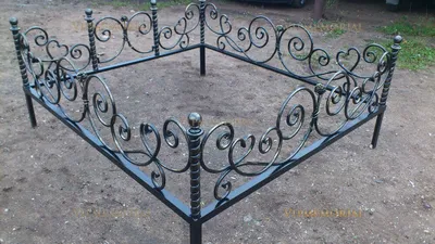 Металлическая оградка для кладбища 3x2.5 м - купить с доставкой по выгодным  ценам в интернет-магазине OZON (941937453)