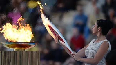 символ олимпийского факела горящие крылья птицы PNG , Олимпийский факел,  пылающий факел, олимпийская медаль PNG картинки и пнг рисунок для  бесплатной загрузки