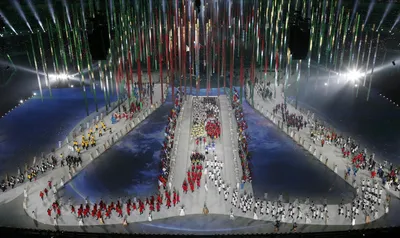 Парад спортсменов на зрелищной церемонии открытия Олимпиады-2014 — Сочи-2014