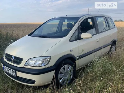 File:Opel Zafira C 2016 facelift at Schaffen Diest (2017).jpg - Wikipedia