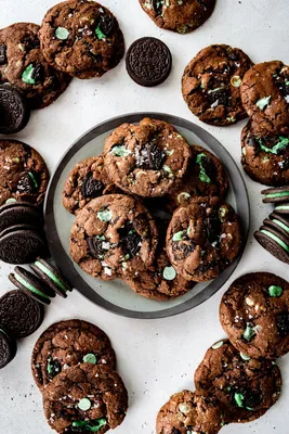 Oreo Frosting - Ready in 10 minutes! - Kickass Baker