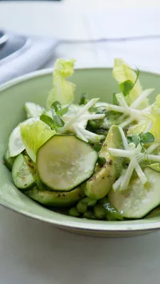 Салат из зеленых овощей - пошаговый рецепт с фото, ингредиенты, как  приготовить - 