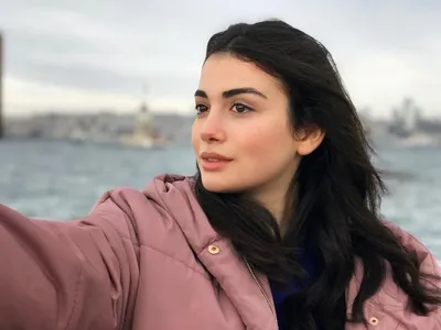 özge  в Instagram: «Canım ❤😍 @ozgeyagizz #ozgeyagizz #ozge #ozgeyagiz #reyhan #ozgeyagizz #ozgeyagiz #ozge #kilp #kanal7 #ka… | Юнлюлер, Instagram, Кына