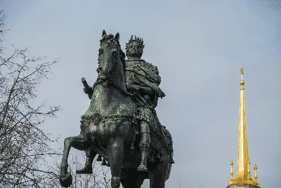 ПАМЯТНИК ПЕТРУ I У ИНЖЕНЕРНОГО ЗАМКА | Сады Русского музея