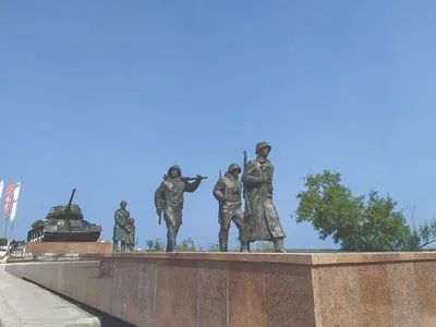 Памятники великой отечественной войны: «Родина-мать зовет!», «Алеша»