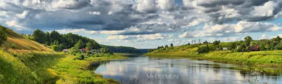 Панорама высокого разрешения, пейзаж с морем и горами Испании