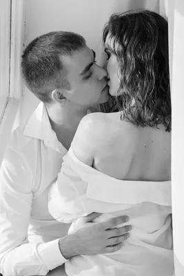 Pin by Сергей Е on Юмор картинки | Romantic couple kissing, Couples,  Couples in love